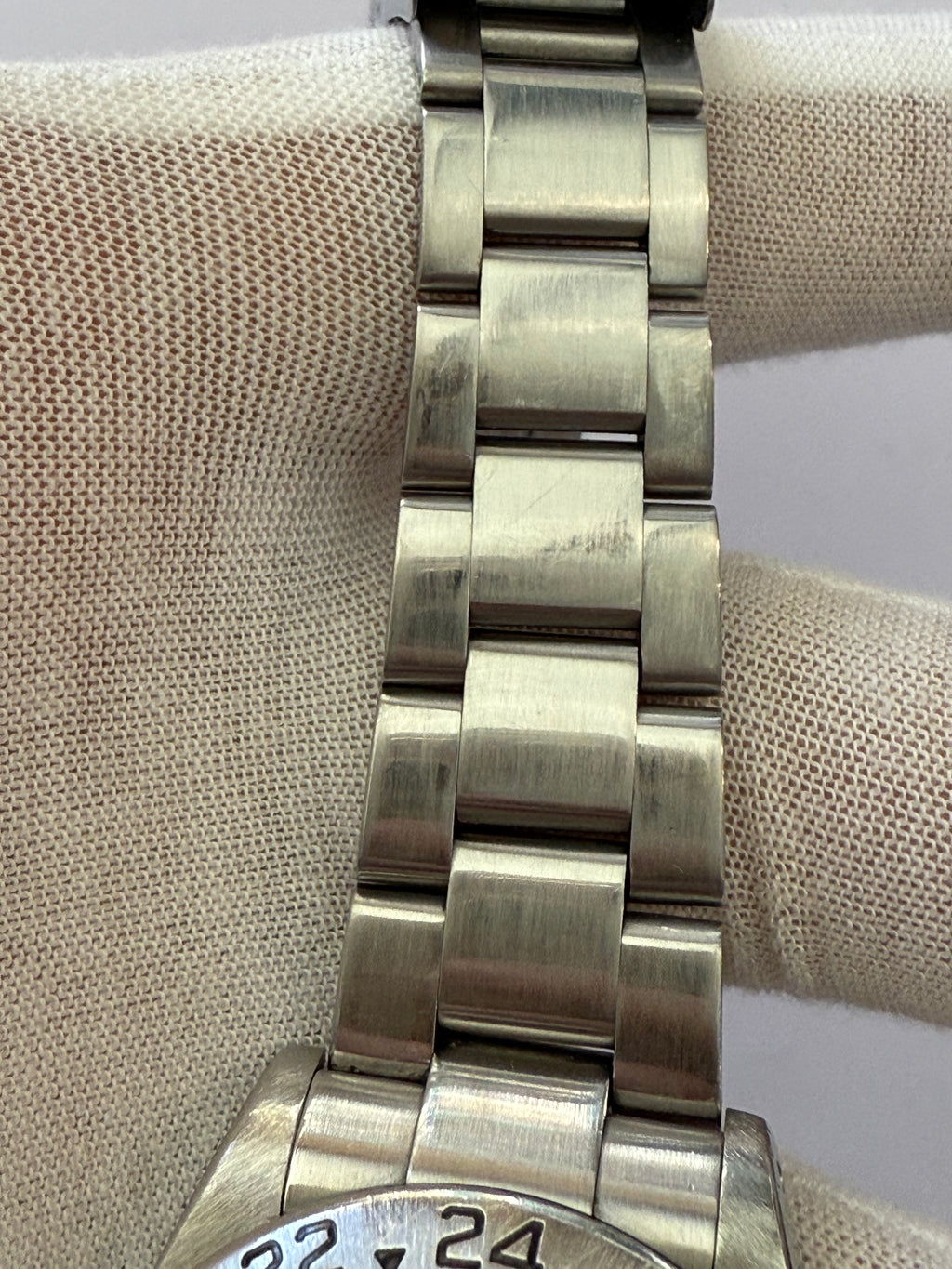 Rolex-Explorer-Ref-16570-cal-3186. Perfect Condition.