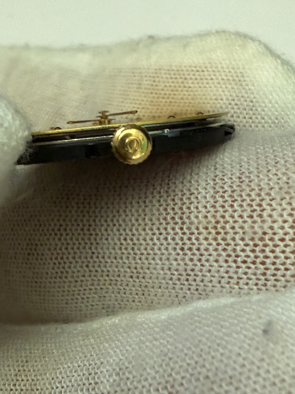 Omega Constellation Quartz Movement – Caliber 1538 • Gold Dial • Original 18K Omega Crown • Complete & Fully Working