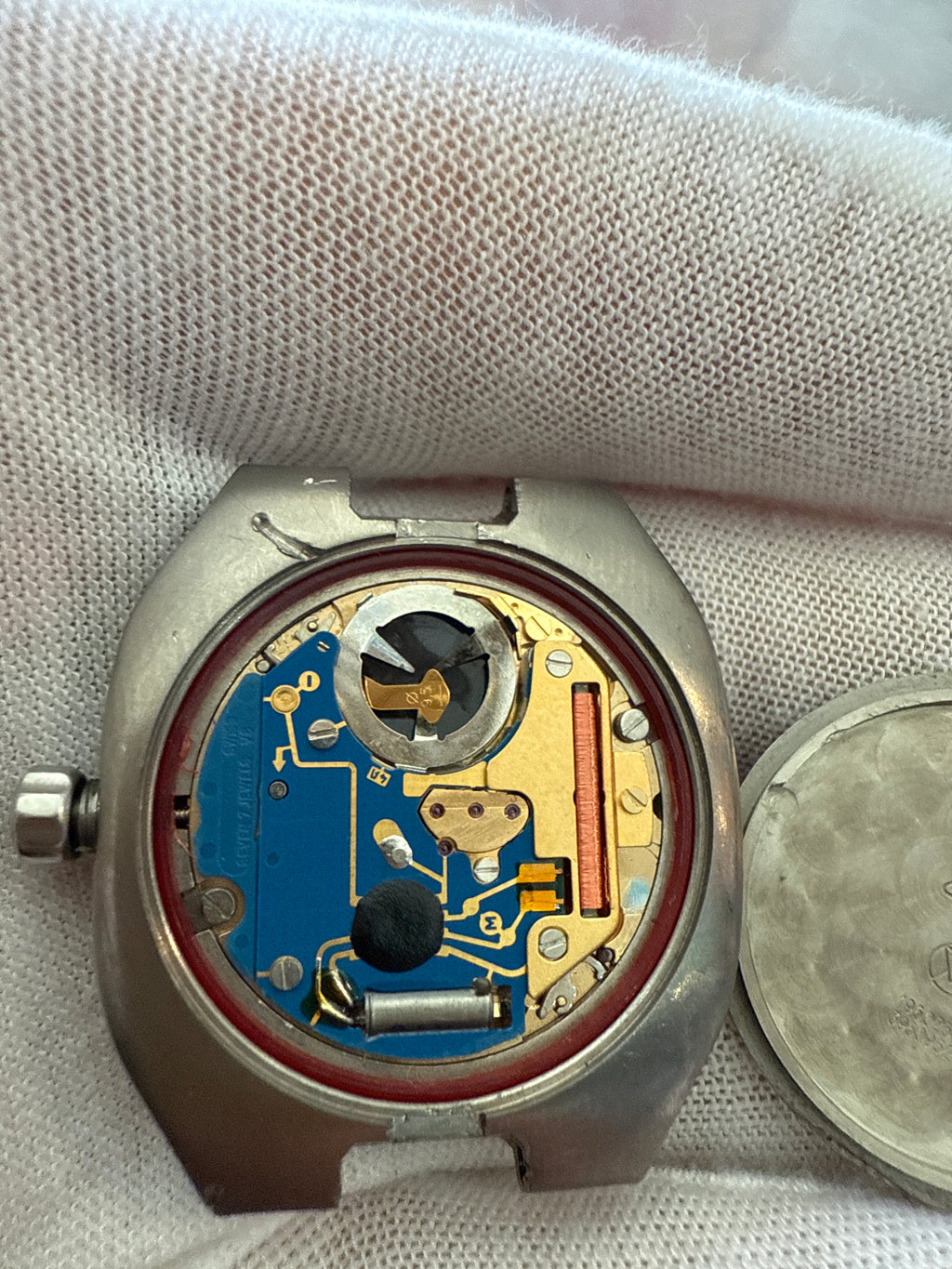 Omega Seamaster Titane Quartz • Diamond Dial • Cal. 1332 • Original Titanium Case