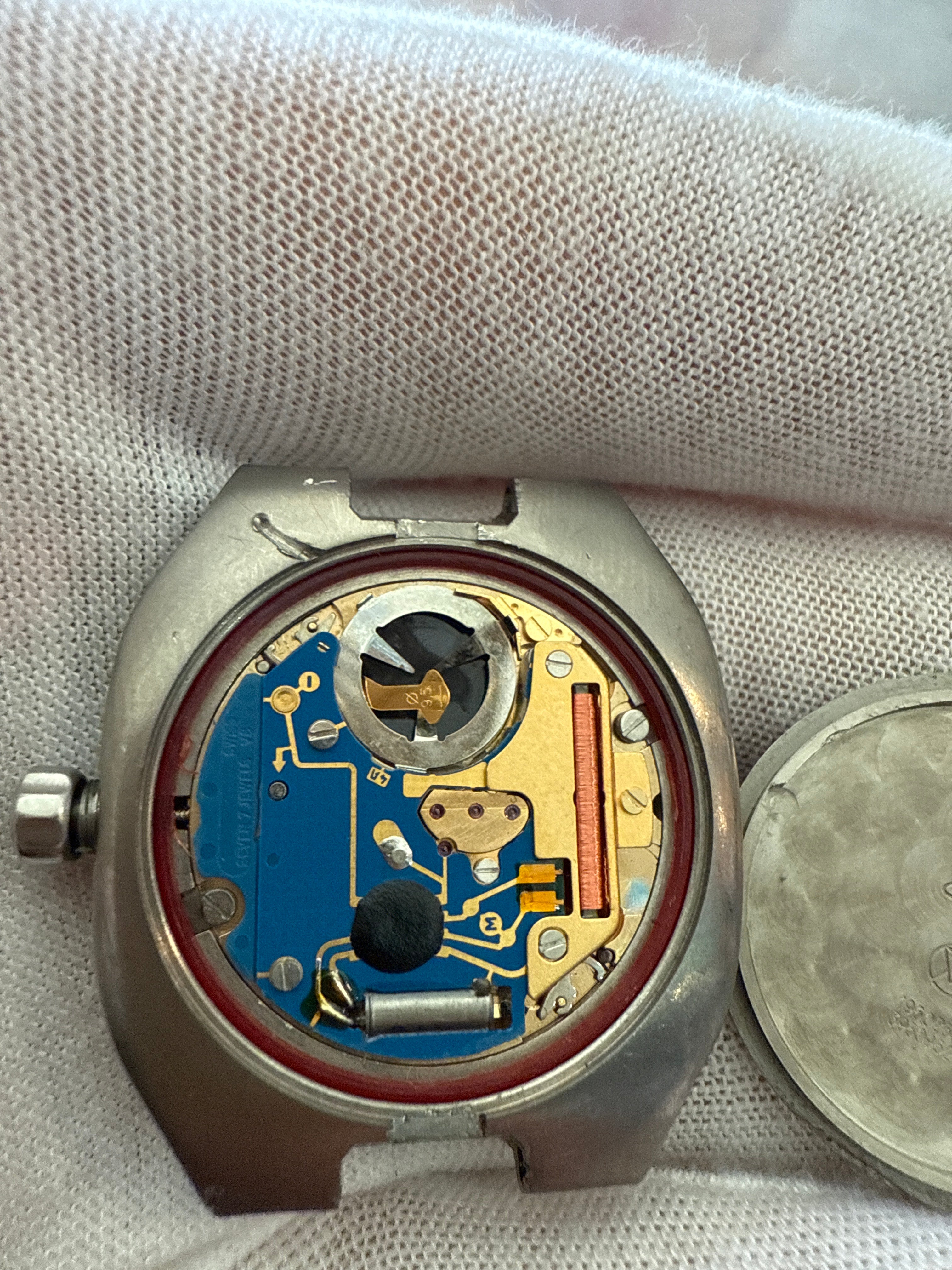 Omega Seamaster Titane Quartz • Diamond Dial • Cal. 1332 • Original Titanium Case