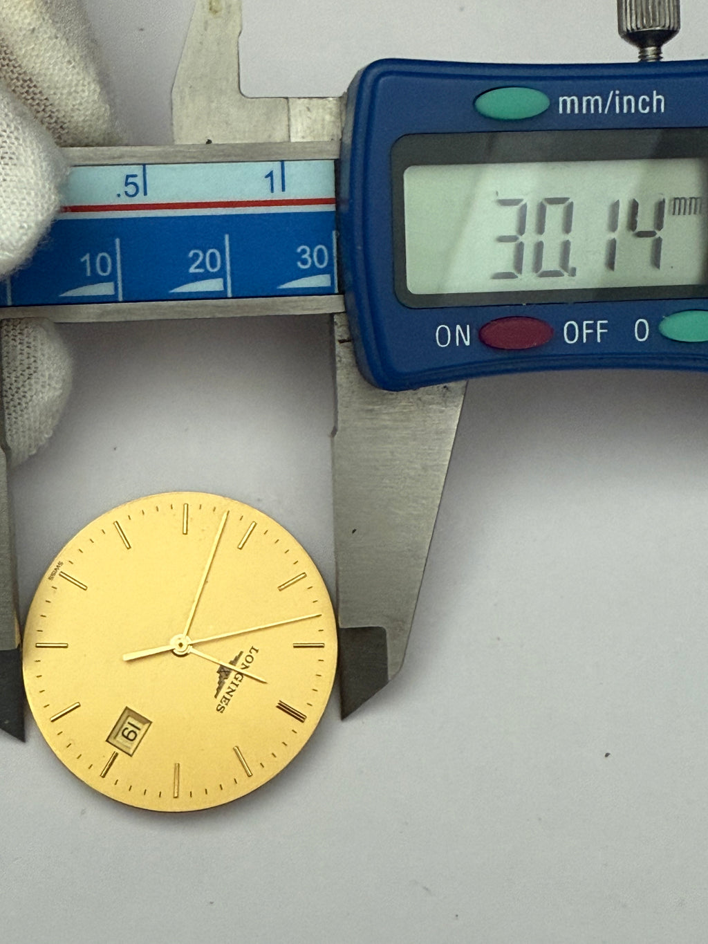 Longines L156.2 Quartz Movement • Base Cal. 255.411 • 30 mm Gold Dial • Fully Working