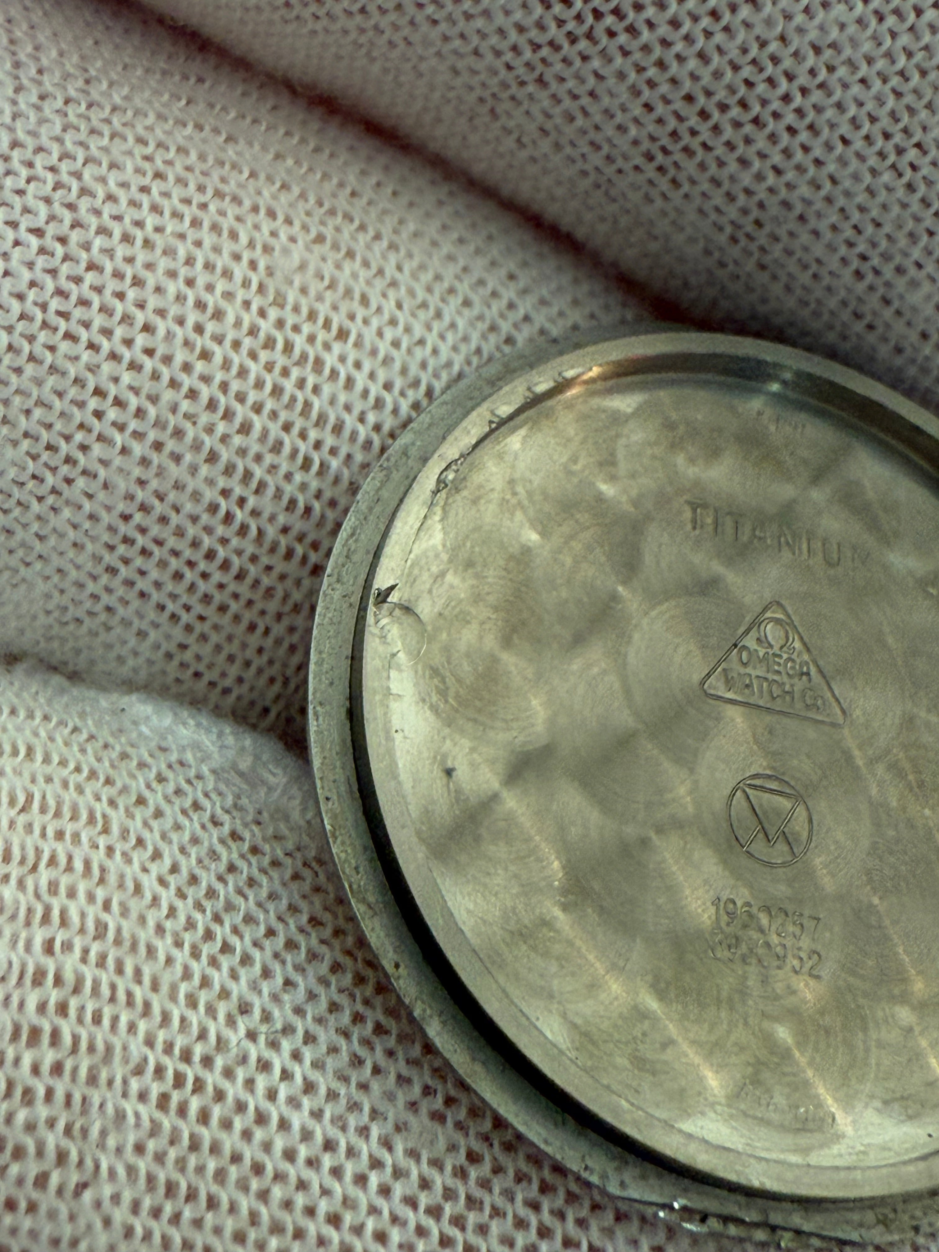 Omega Seamaster Titane Quartz • Diamond Dial • Cal. 1332 • Original Titanium Case