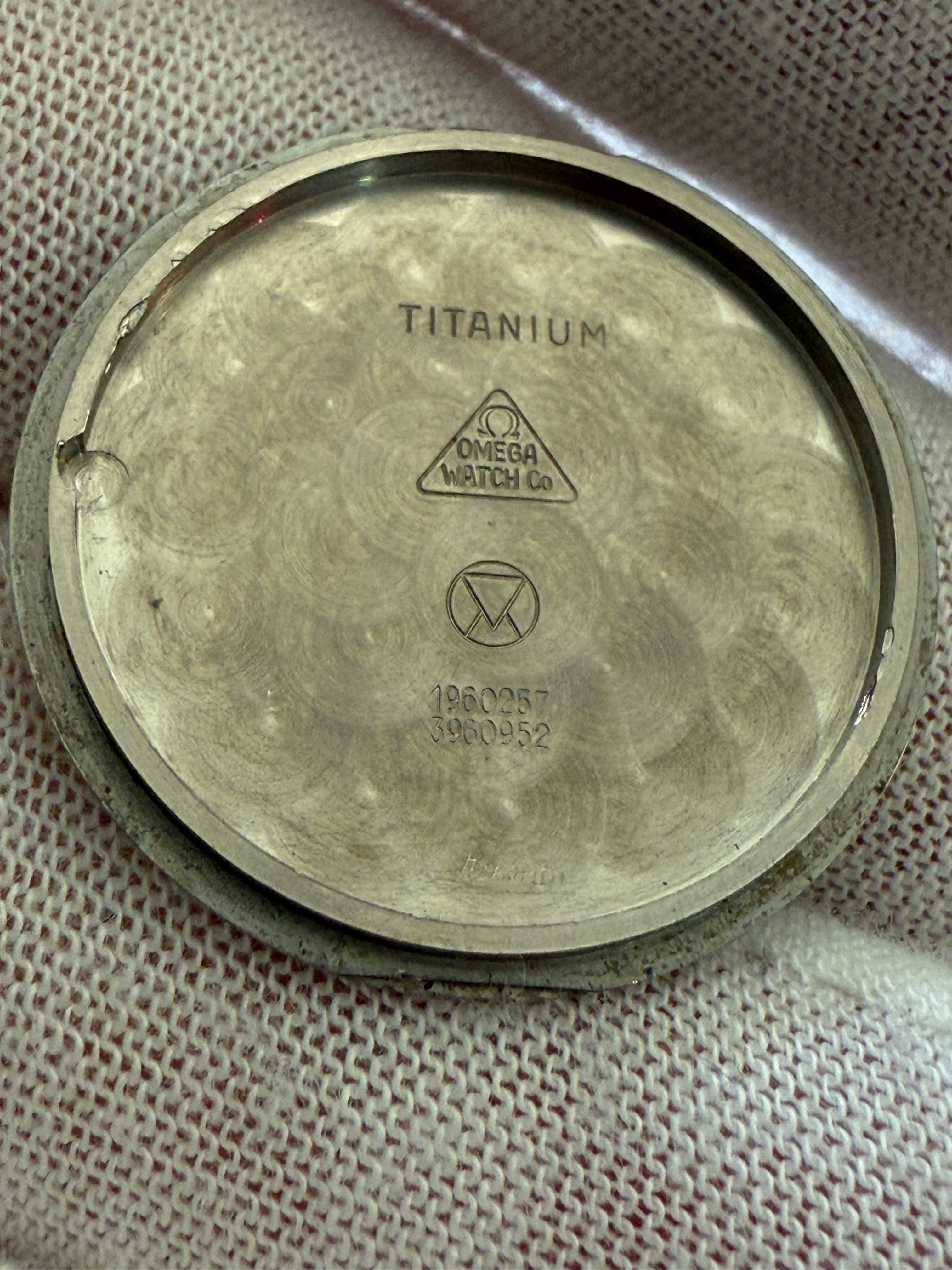 Omega Seamaster Titane Quartz • Diamond Dial • Cal. 1332 • Original Titanium Case