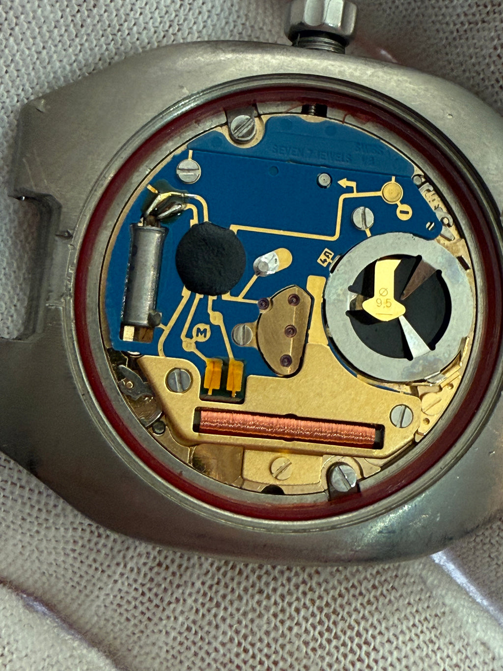 Omega Seamaster Titane Quartz • Diamond Dial • Cal. 1332 • Original Titanium Case