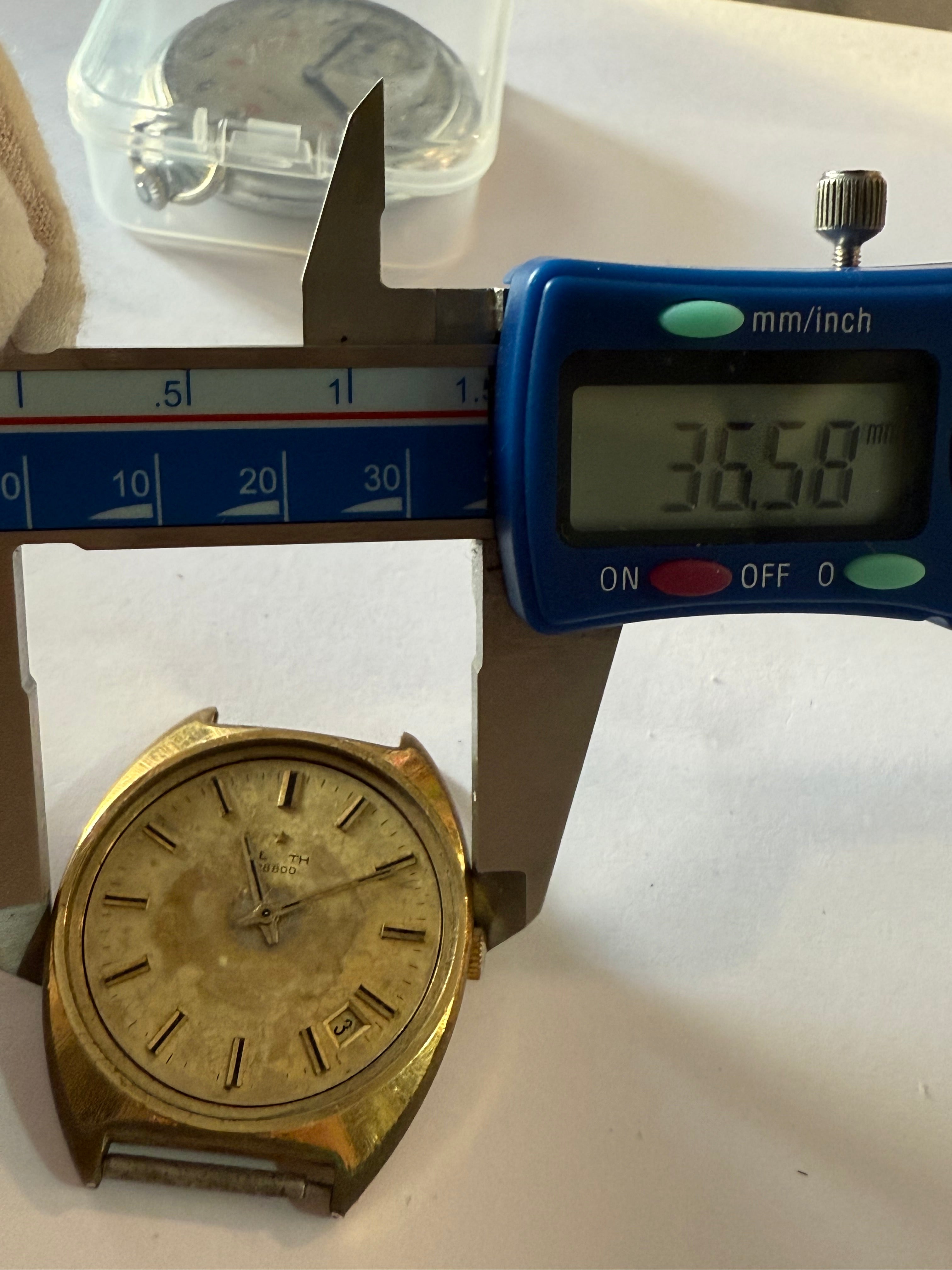 ZENITH 28800. Cal. 2562 Case 37mm. Manual with date. Work codition