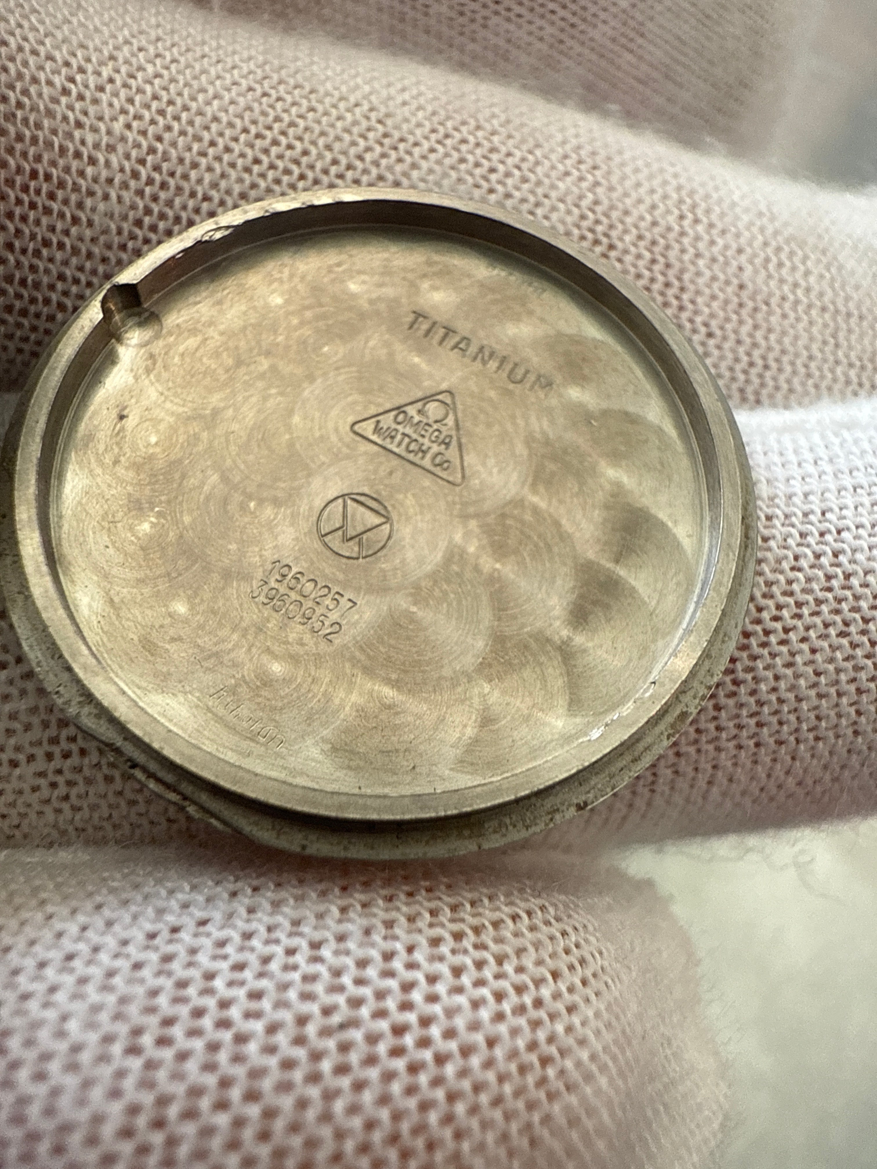 Omega Seamaster Titane Quartz • Diamond Dial • Cal. 1332 • Original Titanium Case