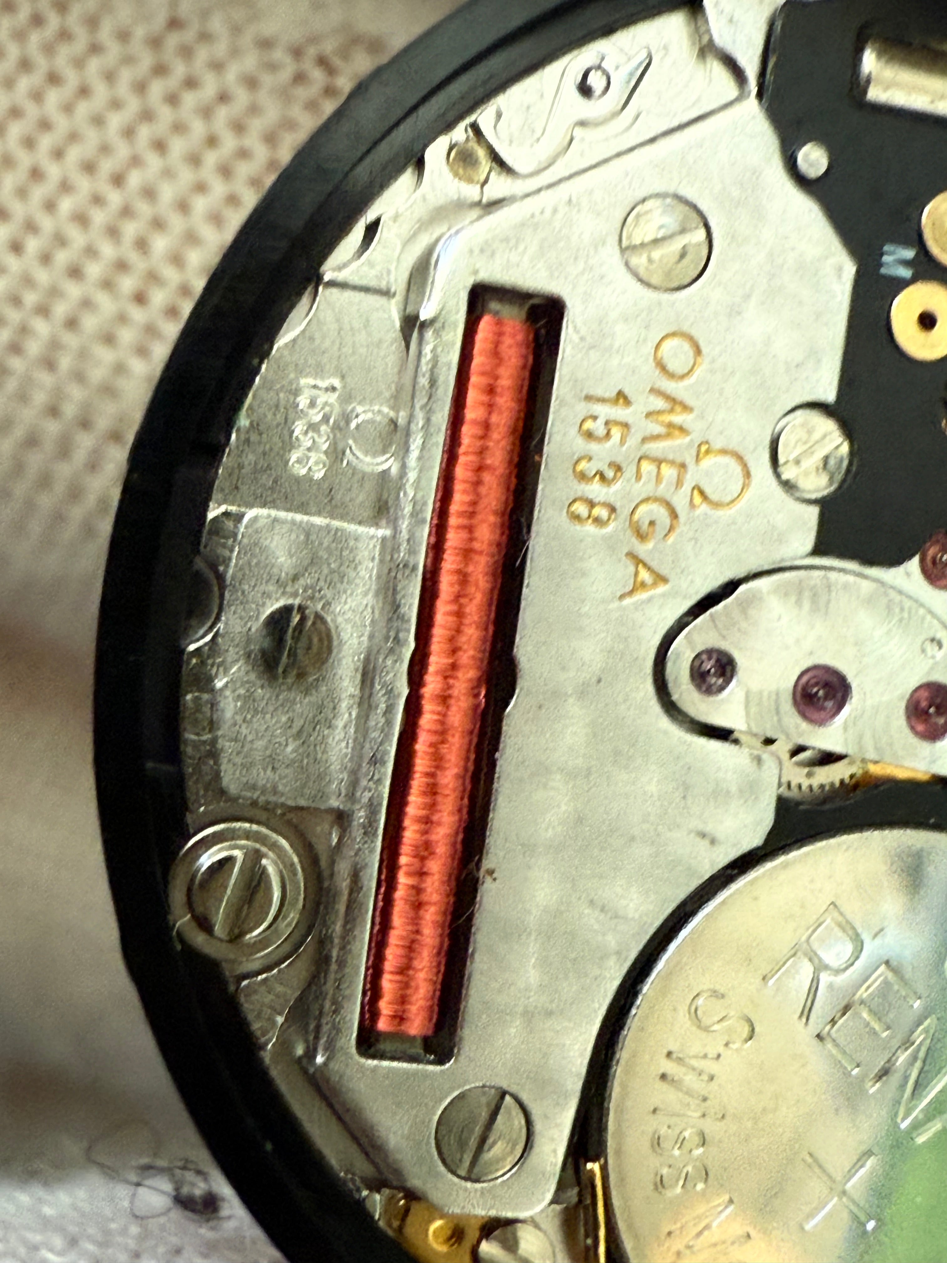 Omega Constellation Quartz Movement – Caliber 1538 • Gold Dial • Original 18K Omega Crown • Complete & Fully Working