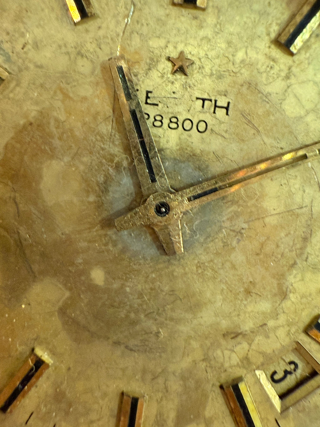 ZENITH 28800. Cal. 2562 Case 37mm. Manual with date. Work codition