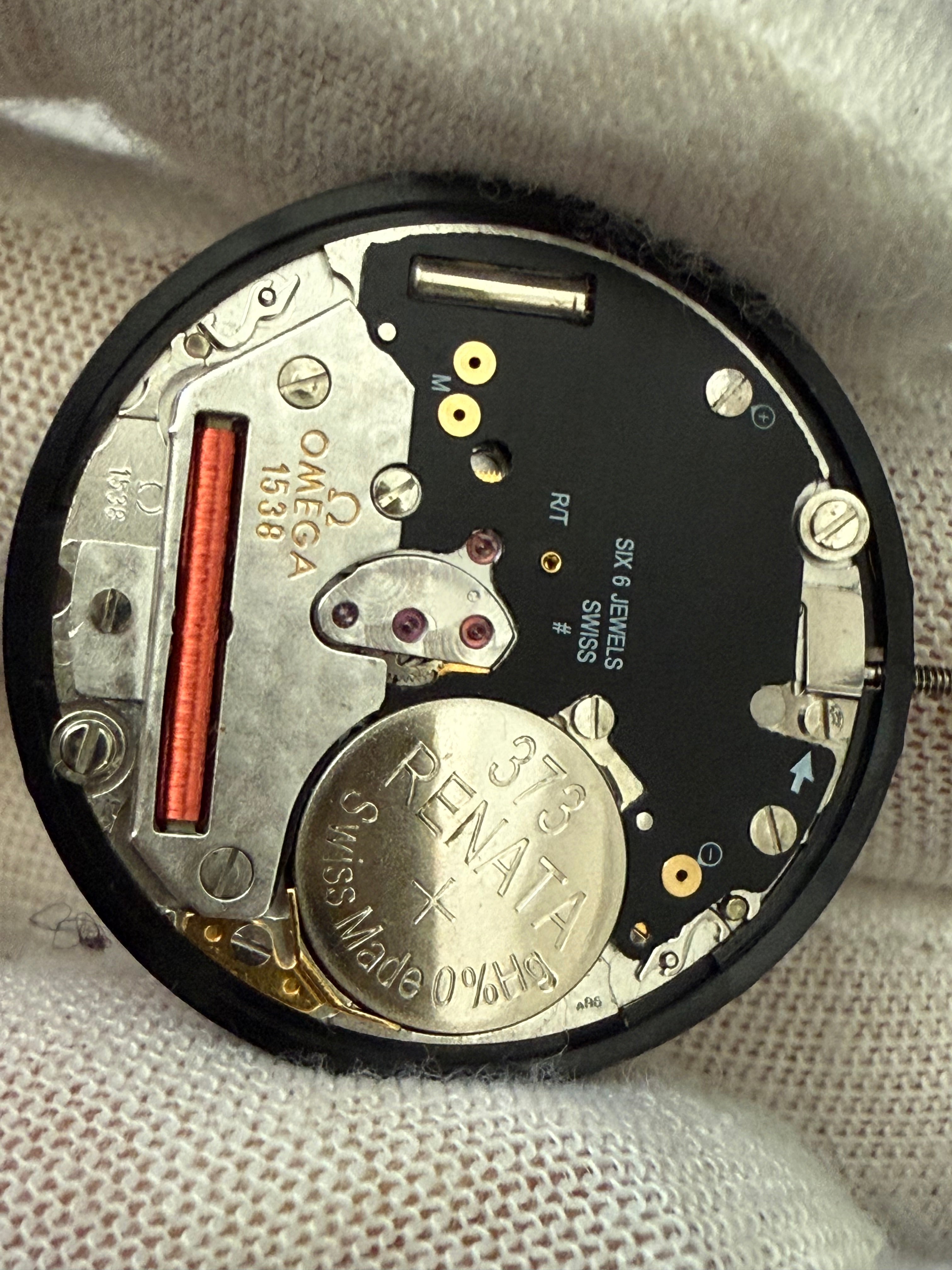 Omega Constellation Quartz Movement – Caliber 1538 • Gold Dial • Original 18K Omega Crown • Complete & Fully Working