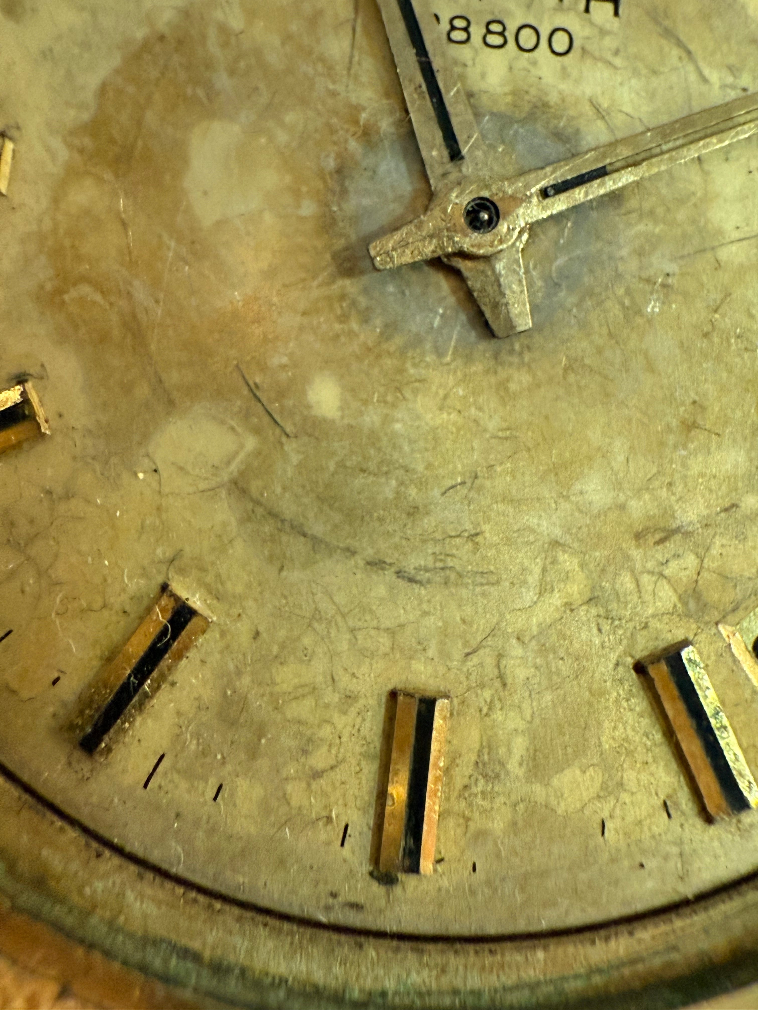 ZENITH 28800. Cal. 2562 Case 37mm. Manual with date. Work codition