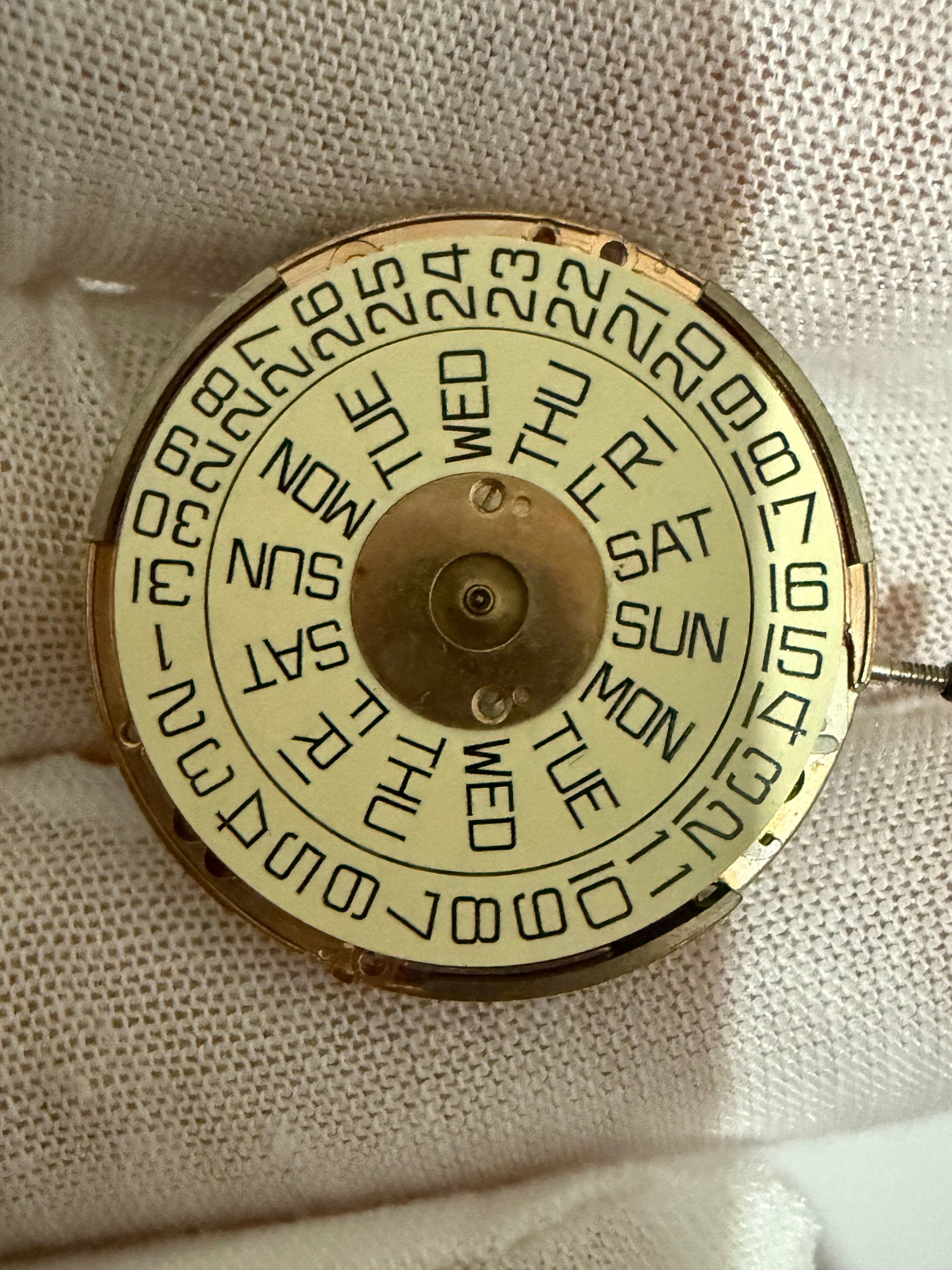 Omega Cal. 1260 Quartz Day-Date Movement – Original Crown – 18K Gold – Fully Working