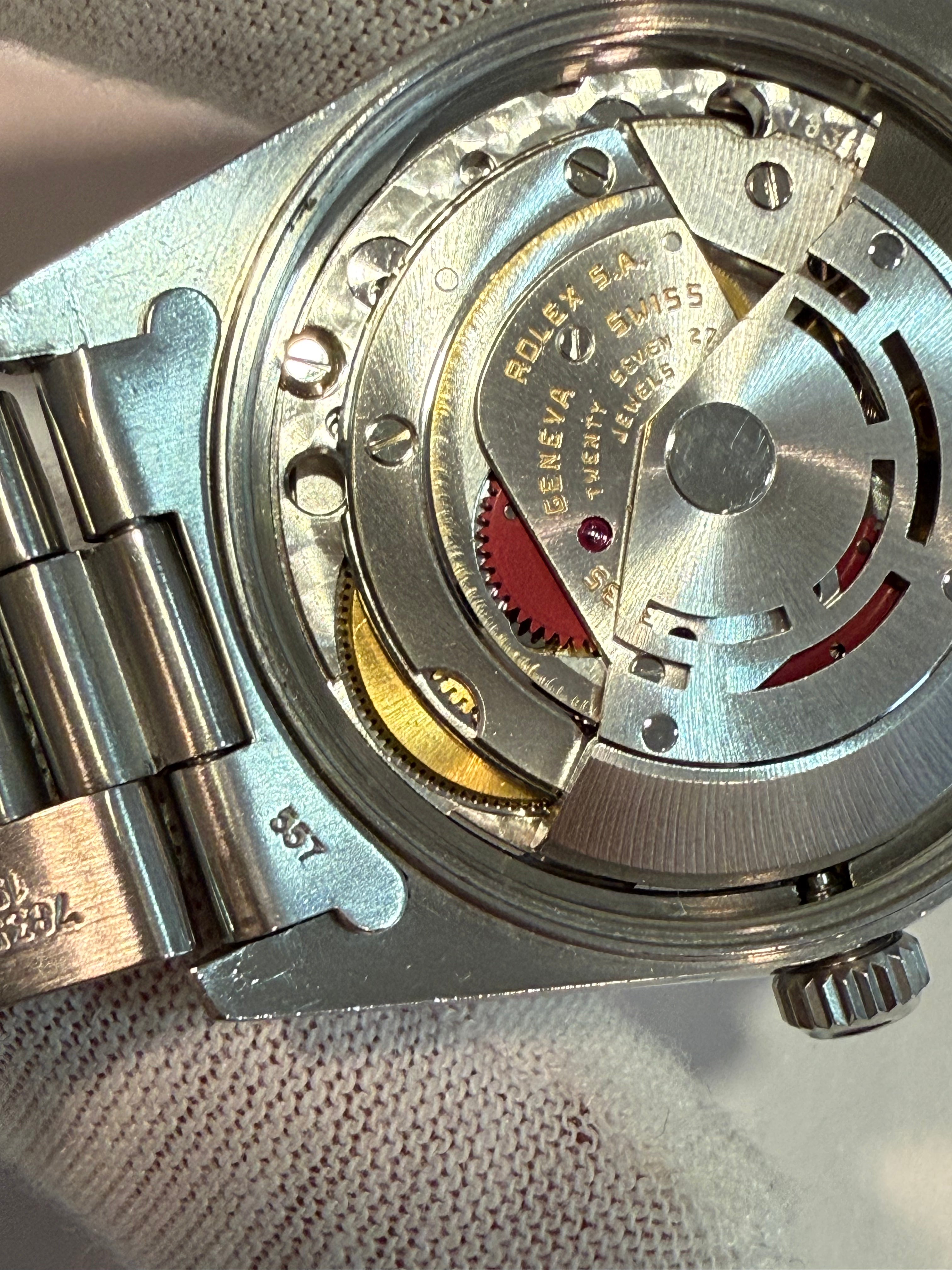 Rolex Oyster Date. Ref 15010. Caliber 3035. Work perfect condition.