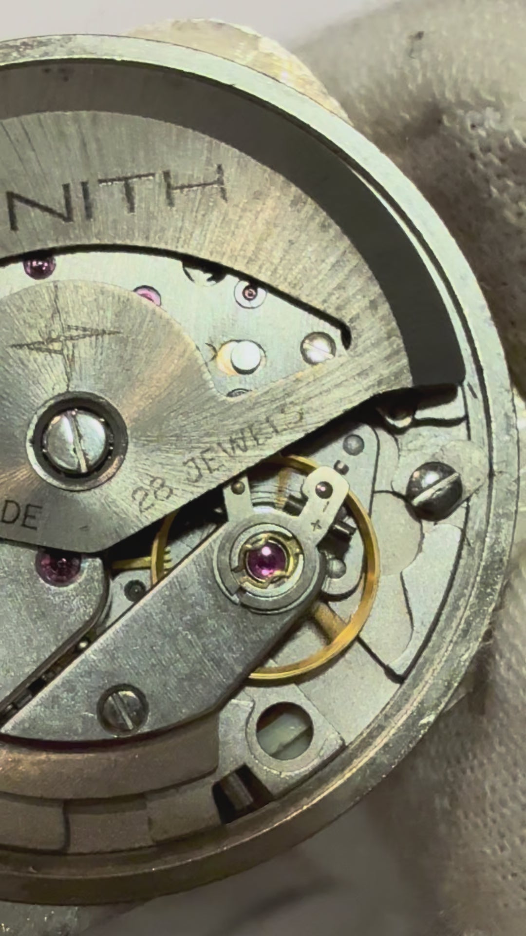 Zenith Respirator x ref SC 6787-1 . Vintage Swiss Automatic Watch, Day/Date, Gold-Tone Case (Serviced)